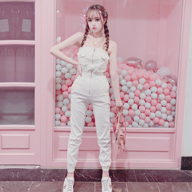 พรีออเดอร์ : จั้มสูทเกาะอกแฟชั่นสไตล์หวานน่ารักๆ สีขาว มีซิปด้านหน้า ด้านหลังขอบยืด