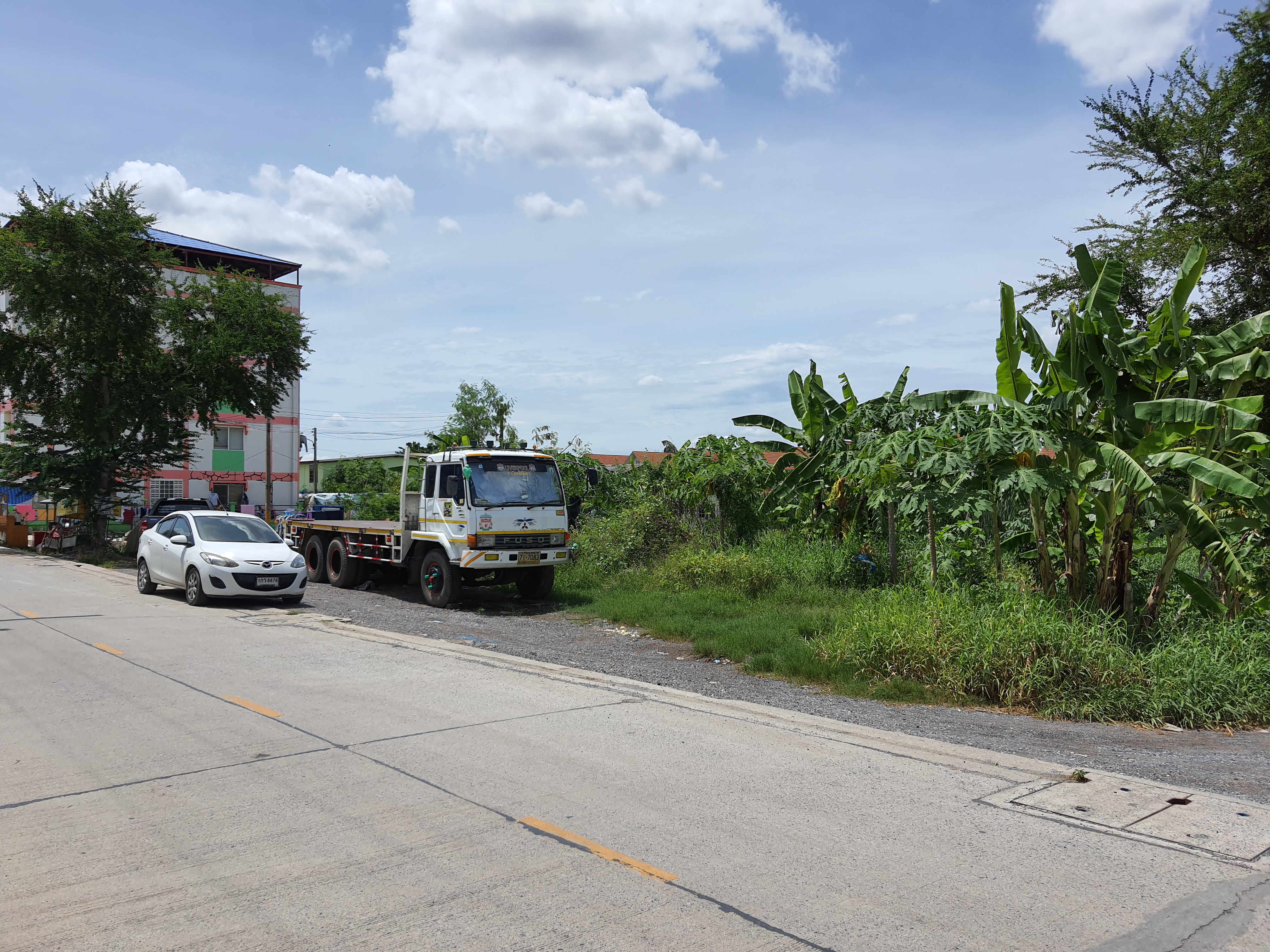 รหัสทรัพย์ 04668 ขายที่ดินถมแล้ว ลำลูกกาคลอง 4 ซอยร่วมสุข 2 ติดถนน 3 ด้าน (ที่ดินรูปสี่เหลี่ยมจัตุรัส) ขนาดพื้นที่ 3 งาน 63 ตรม