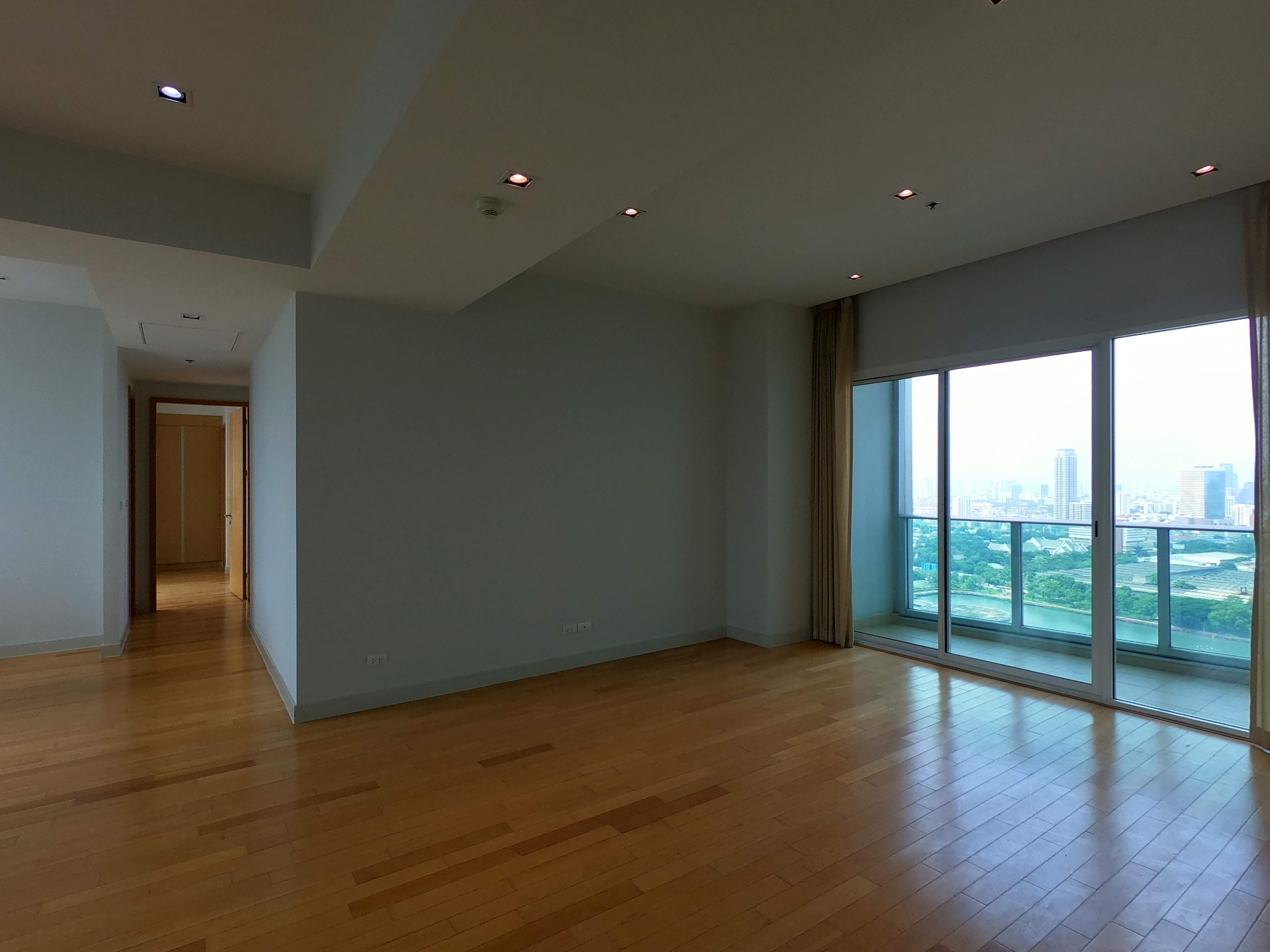 ให้เช่าคอนโด Millennium Residence (มิลเลนเนียม เรสซิเด้นส์ ) 2 ห้องนอน 3 ห้องน้ำ ขนาด 122.73 ตรม ชั้น 24 ตึก ซี