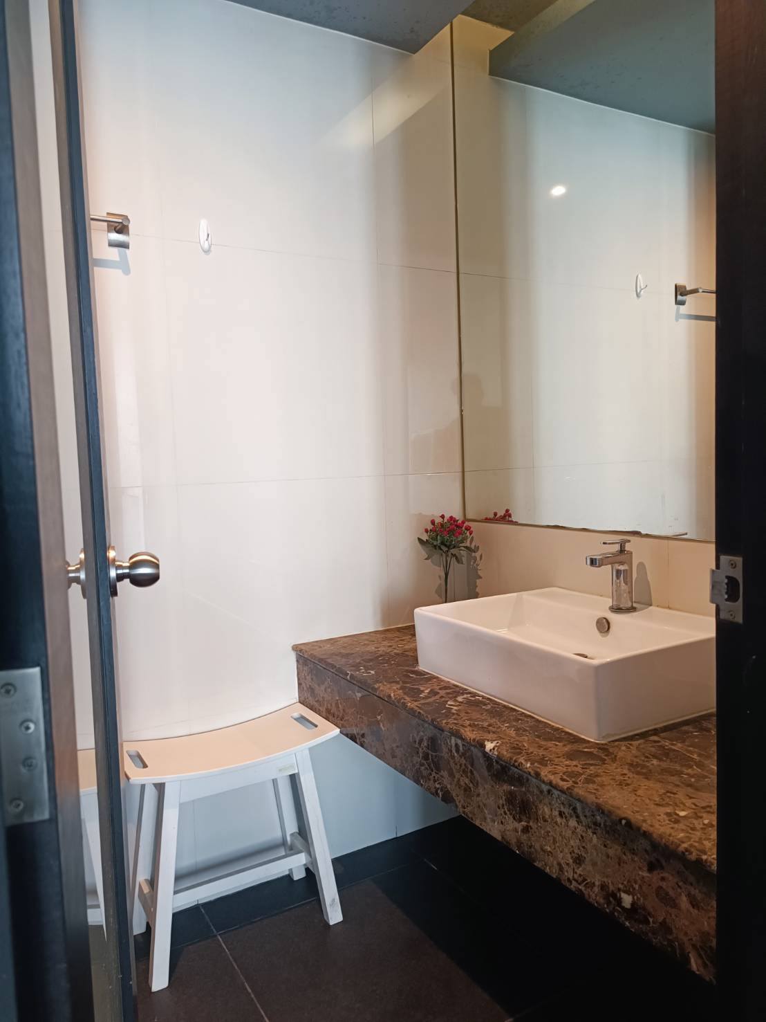 ให้เช่าคอนโด เดอะ เทมโป ร่วมฤดี / For Rent The Tempo Ruamrudee (English below)