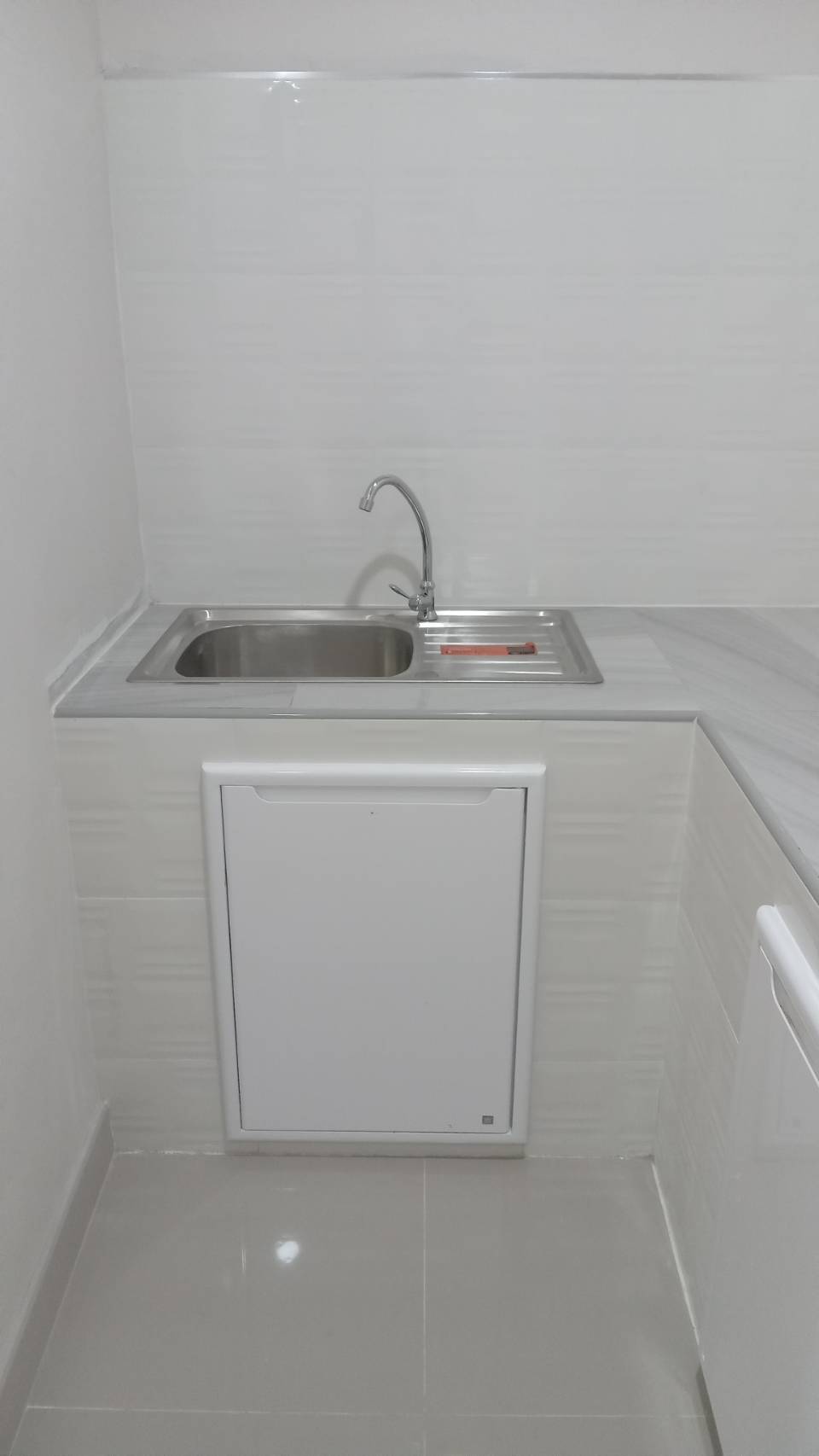 ขายทาวน์เฮ้าส์ 2 ชั้น ปรับปรุงรีโนเวทใหม่ทั้งหลัง หมู่บ้านรินทร์ทอง ลำลูกกา คลอง 2