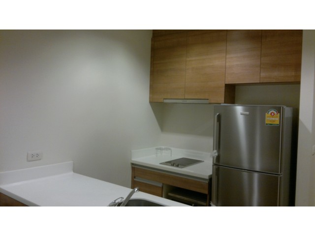 Rhythm Ratchada-Huaikhwang (คอนโด รีธีม รัชดา-ห้วยขวาง) ให้เช่า