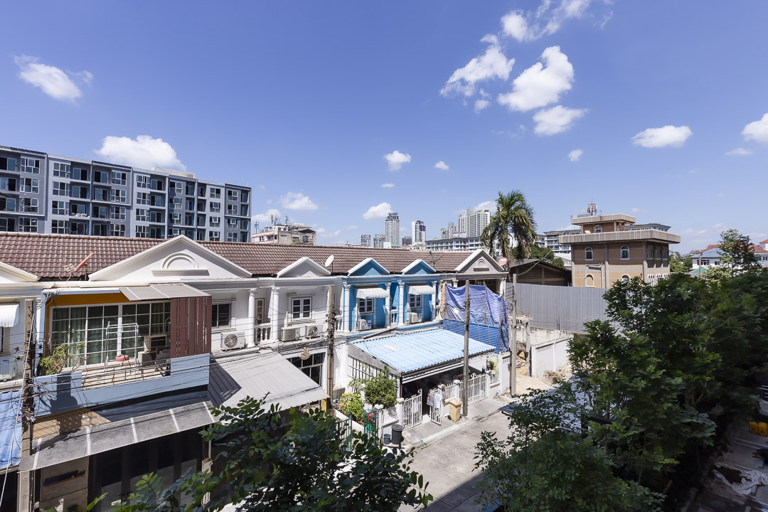 ให้เช่าคอนโด THE BASE Sukhumvit 50 (เดอะ เบส สุขุมวิท 50) มีหลายชั้น หลายขนาด ราคาเริ่มต้นที่ 15,000 บาทต่อเดือน
