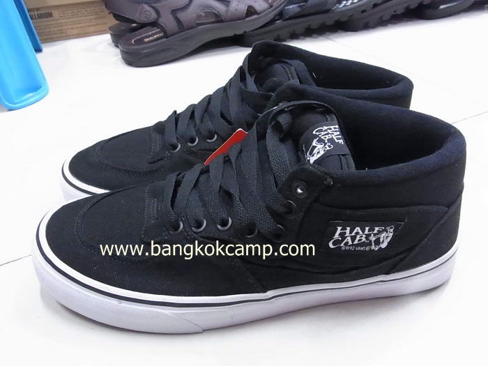 รองเท้า VANS HALF CAB Black/White