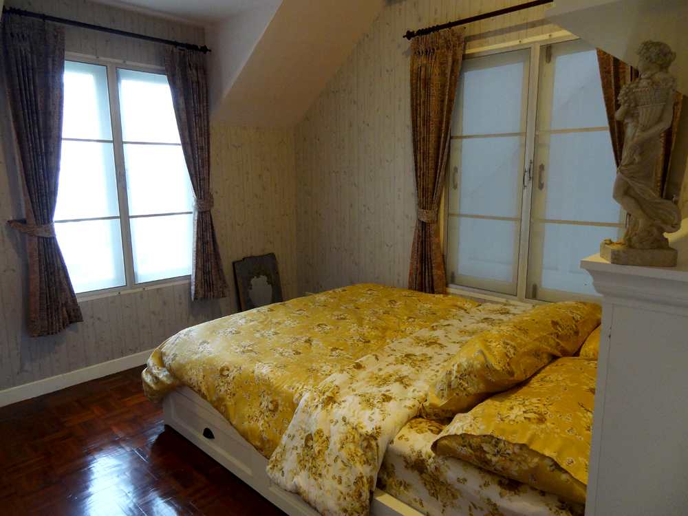 ขาย / ให้เช่า Brookside Valley 6000/ ต่อคืน ขาย 4.6 ล้าน บ้านเดี่ยว 2 ชั้น เนื้อที่ 220 ตรว. 2 ห้องนอน 2 ห้องน้ำ