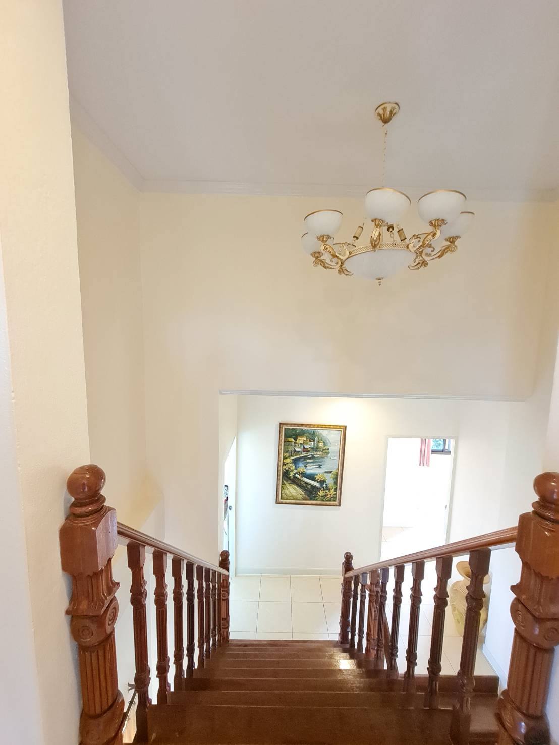 🏡 ขายบ้านเดี่ยวหลังใหญ่ วิวภูเขาล้อมรอบ หมู่บ้านพบโชคการ์เด้นฮิล (Phobchok Garden Hill) บางเสร่ – สัตหีบ