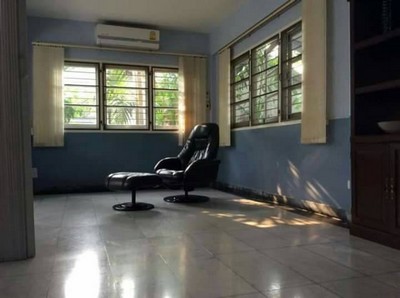 ขาย / ให้เช่า Home For Rent หมู่บ้านชวนชื่น บางเขน พร้อมเข้าอยู่ บ้านเดี่ยว 2 ชั้น 3 ห้องนอน 2 ห้องน้ำ ห้องแม่บ้าน 1 + ห้องน้ำ หลังบ้าน