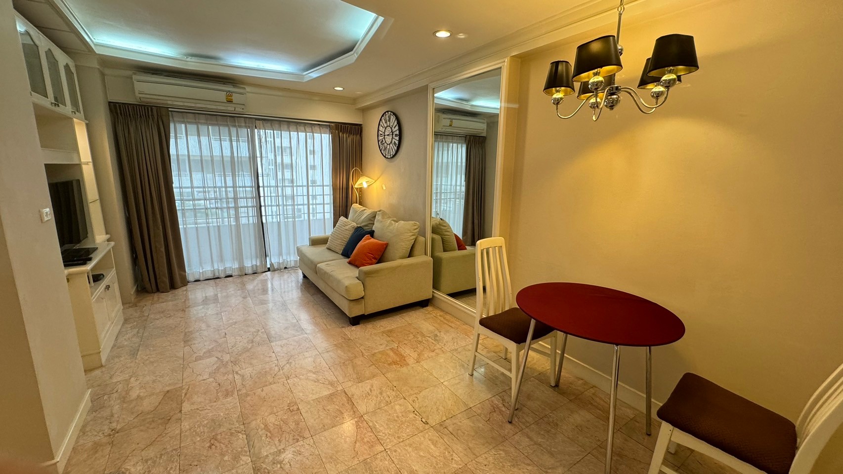 ให้เช่าคอนโด Saranjai Mansion : สราญใจ แมนชั่น Sukhumvit Soi 6 ห้องแต่งครบพร้อมเข้าอยู่ 1 ห้องนอน