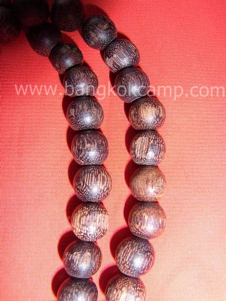 ไม้มงคลหายาก... ประคำ(ไม้แก่นมะขาม) ลายสวย ขนาด10มิล.ยาว18.5นิ้ว ...ไม้แก่นมะขามแท้ทุกเม็ด (CN009)