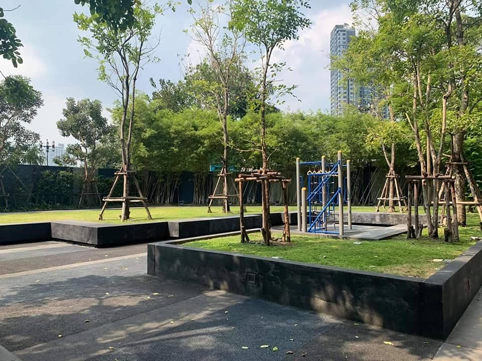 ขายคอนโด The Base Sukhumvit 77 (เดอะ เบส สุขุมวิท 77) (โครงการของแสนสิริ) ราคา 2.89 ล้าน