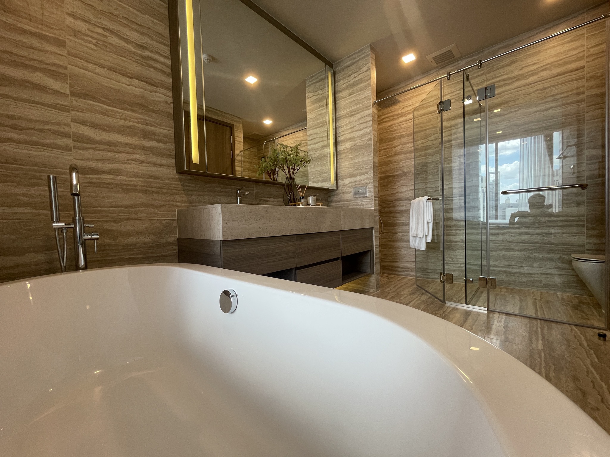 ให้เช่าคอนโด เซเลส อโศก / For Rent Celes Asoke (English below)