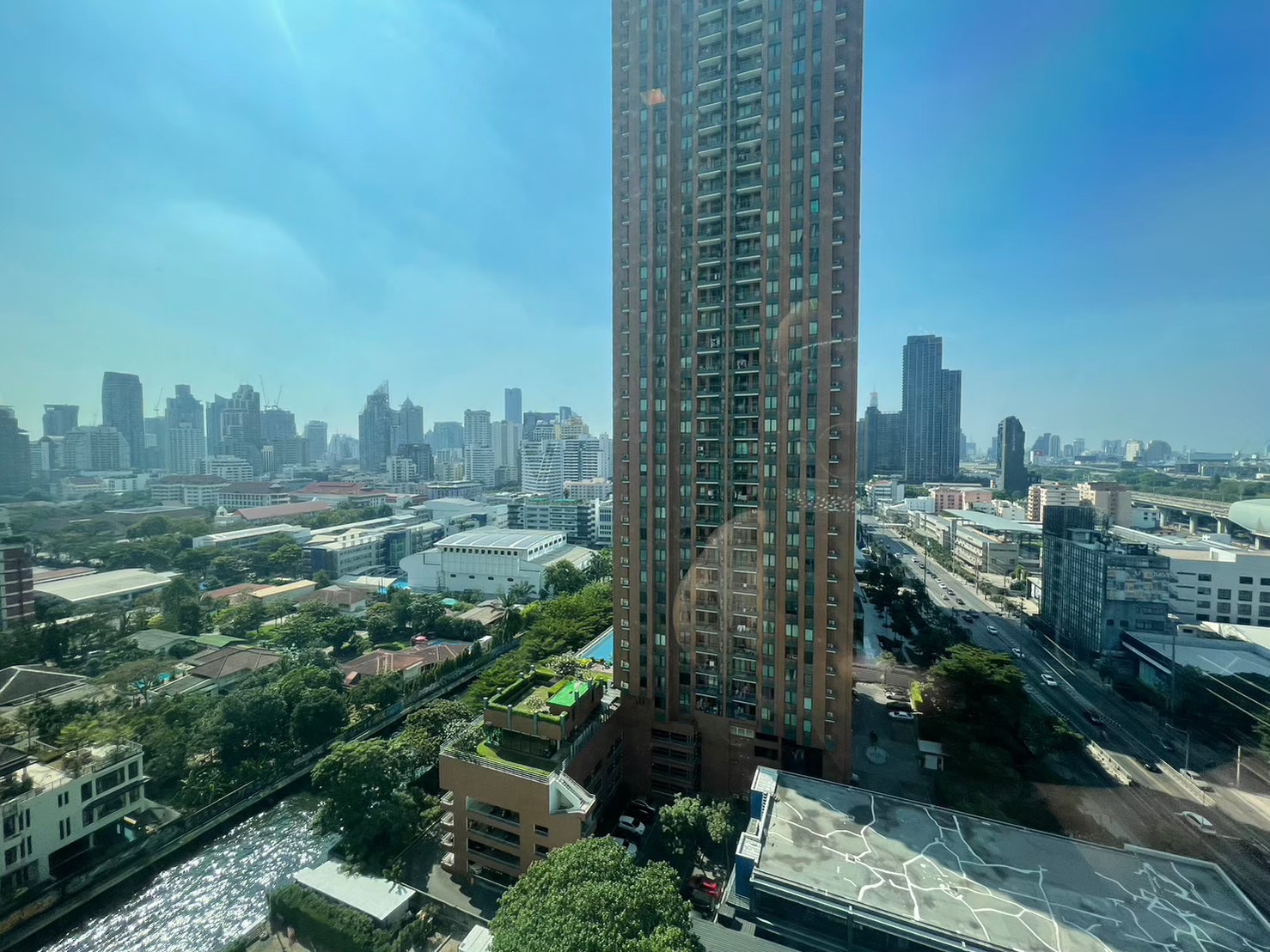 ขายคอนโด Q Asoke (คิว อโศก) ห้องใหม่ ไม่เคยอยู่ ไม่เคยปล่อยเช่า Type : 2 ห้องนอน 1 ห้องน้ำ 1 ห้องนั่งเล่น