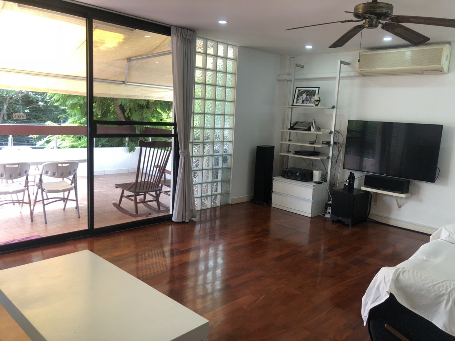 ขาย / เช่าบ้านทาวน์เฮ้าส์ ที่หมู่บ้านโฮมเพลส สุขุมวิท71 Moo Baan Home Place 4 ชั้น 4 ห้องนอน 4 ห้องน้ำ