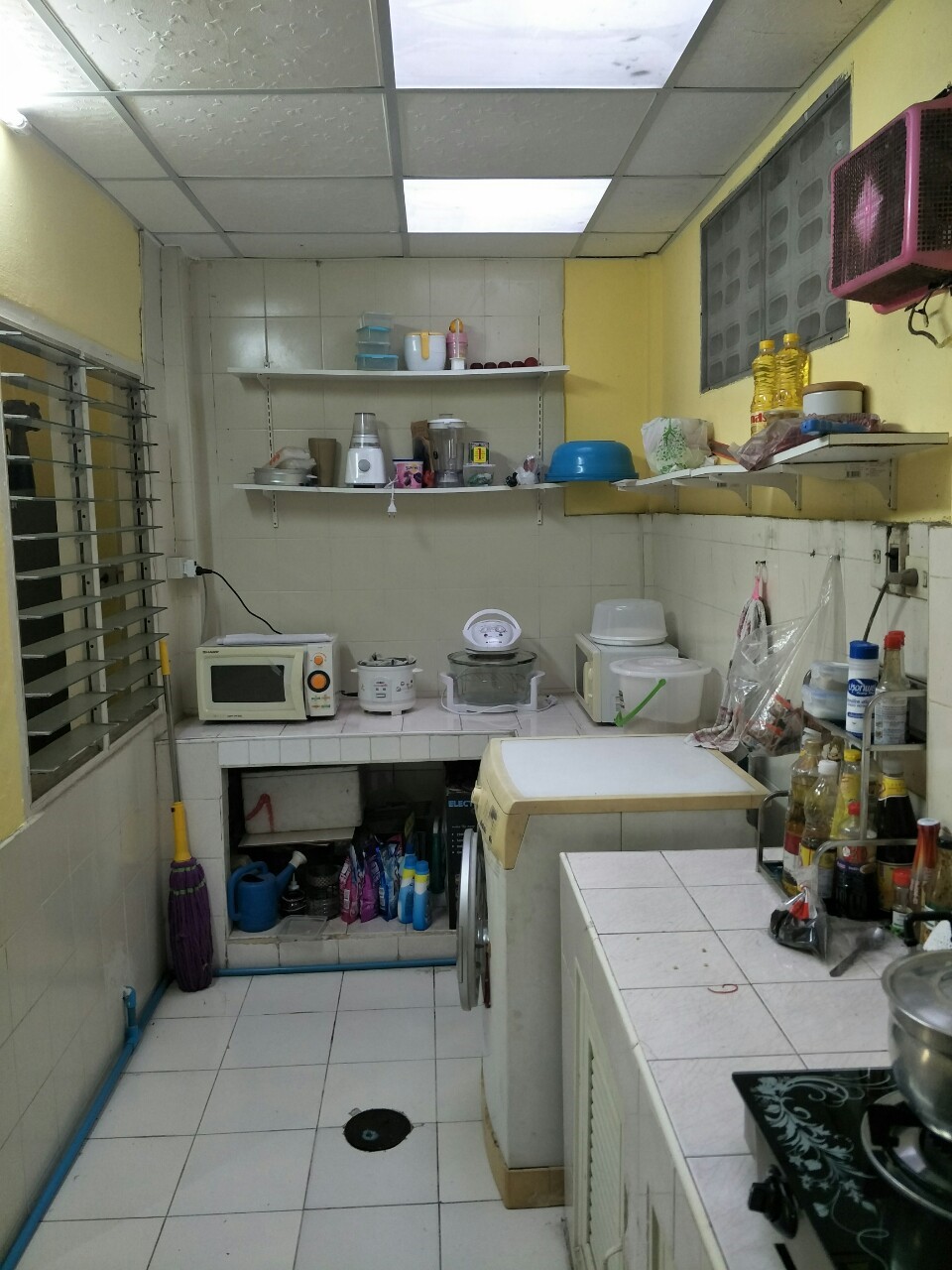 ขายทาวน์เฮ้าส์ 2 ชั้น ซื้อบ้านมีเงินทอน โครงการหมู่บ้าน คัทลิยา วิลล์ ลำลูกกา คลอง 3 — ติดถนนใหญ่ ไม่ต้องเข้าซอยย่อย