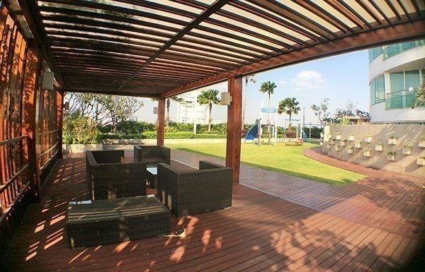 ขายคอนโด Eight Thonglor Residence (เอท ทองหล่อ เรสซิเดนซ์ ) ลักษณะห้อง - ขายคอนโดชั้น 23 วิวสระว่ายน้ำ ราคา 22 ล้าน