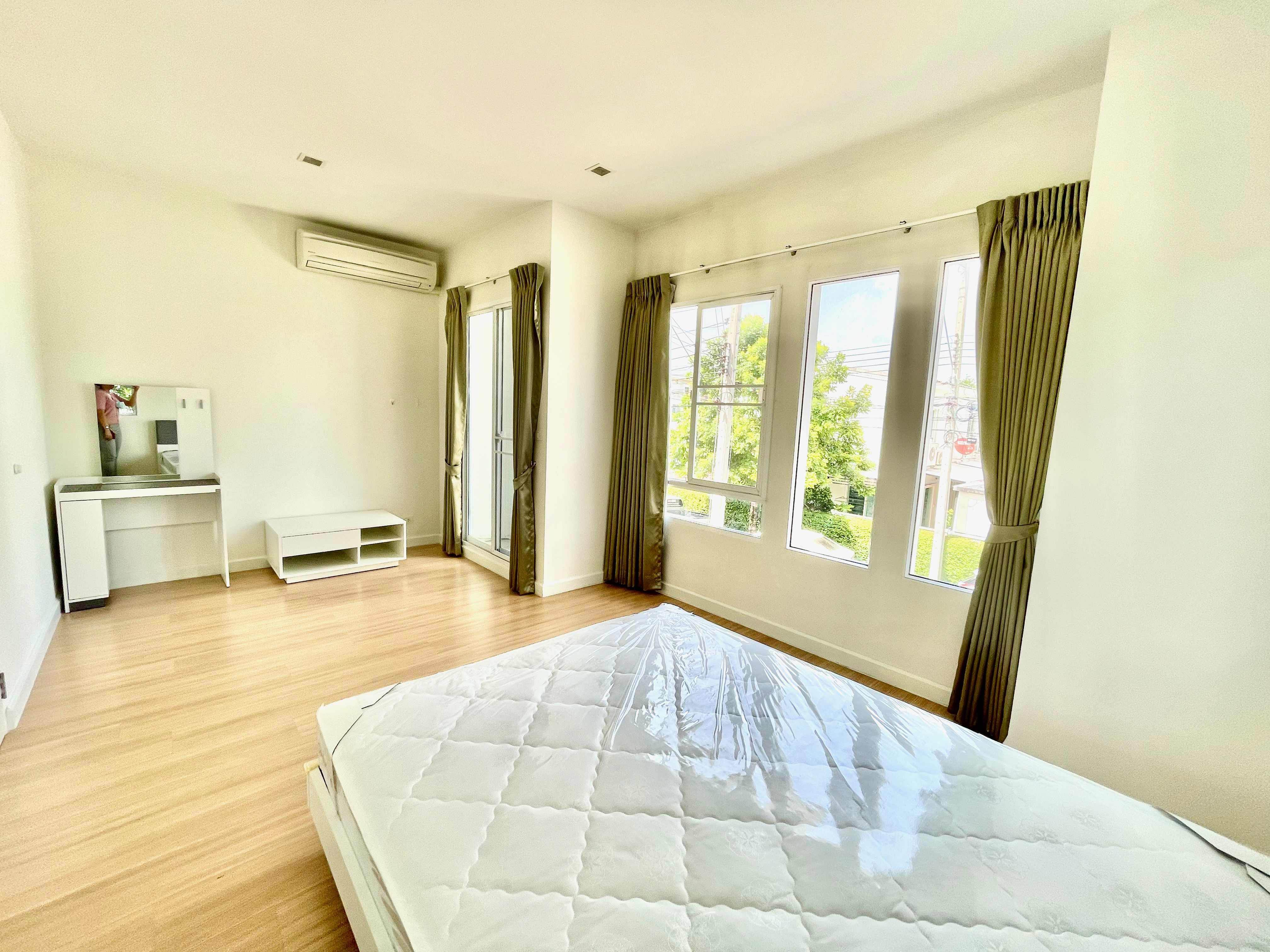 ขาย / ให้เช่าทาวน์โฮม 2 ชั้น โครงการ พลีโน่ วงแหวน-รามอินทรา Pleno Wongwaen-Ramintra 3 ห้องนอน 2 ห้องน้ำ ขนาด 29.9 ตรว