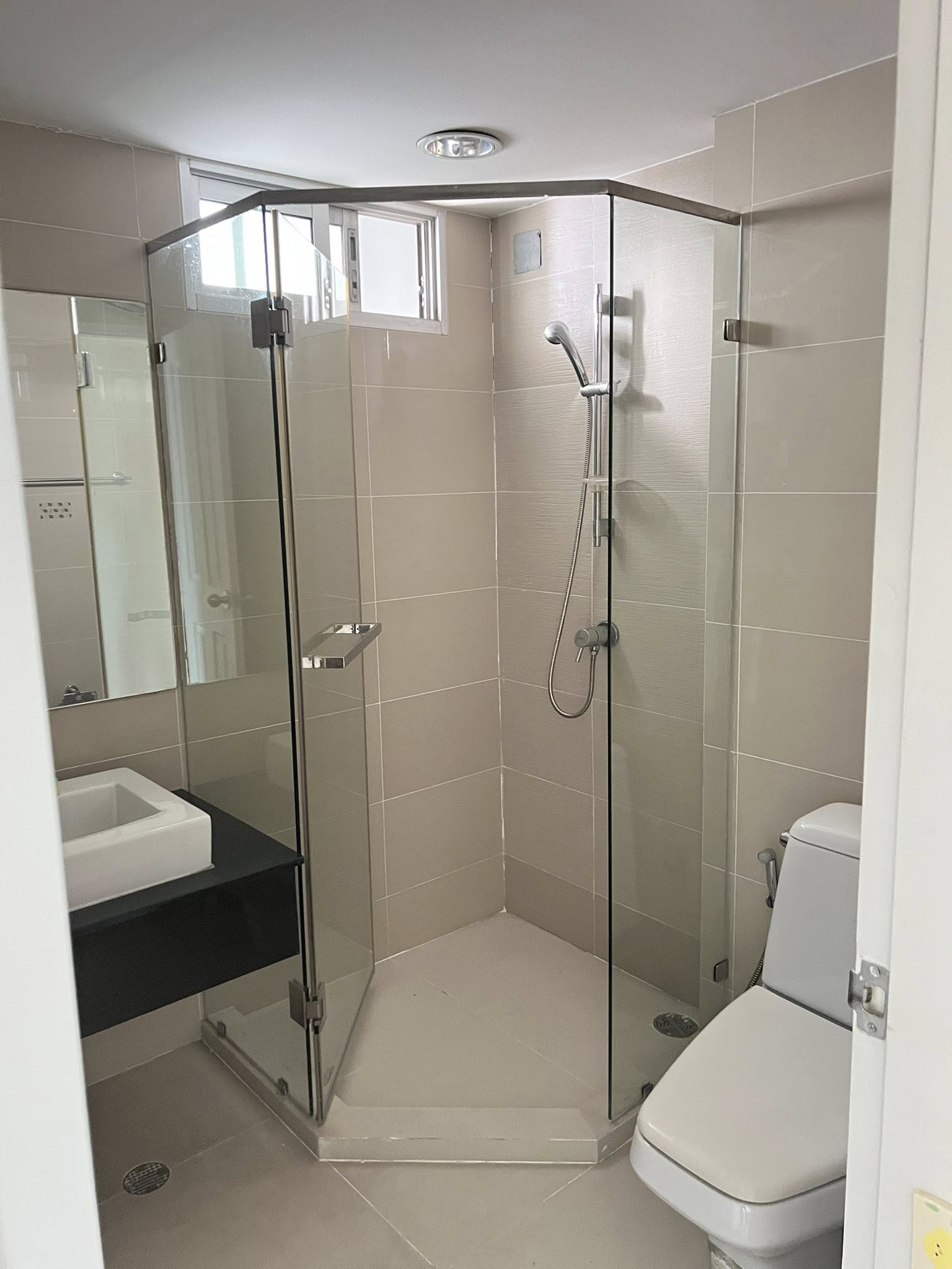 ให้เช่า / ขายคอนโด เบ็ล แกรนด์ พระราม 9 / For Sale Belle Grand Rama 9 (English below)