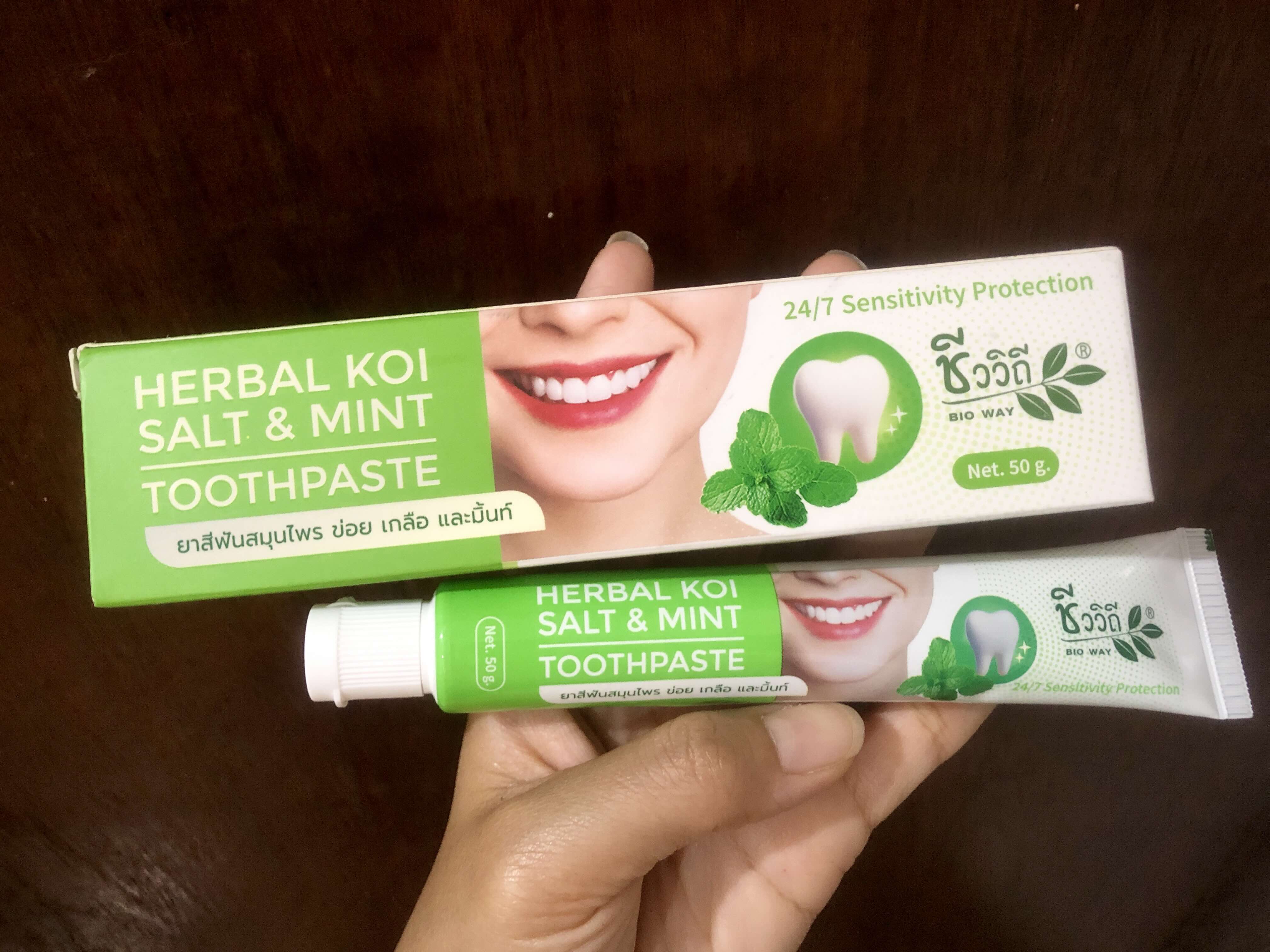 ยาสีฟันสมุนไพร แบบหลอด50กรัม สูตรข่อย เกลือและมิ้นท์