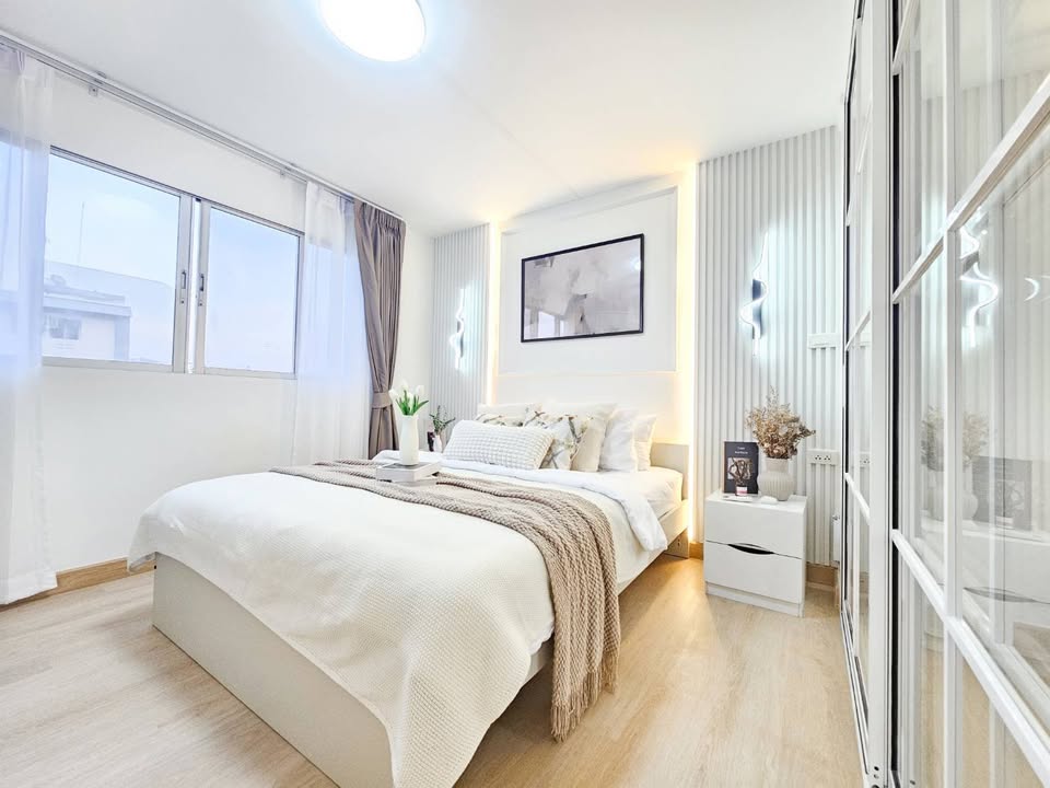 ขายด่วน! ห้องมุมสุดไพรเวท ลุมพินีเซ็นเตอร์ ตึก E – สวยจัด รอเจ้าของที่ใช่! เพียง 1.65 ล้านบาท เท่านั้น!