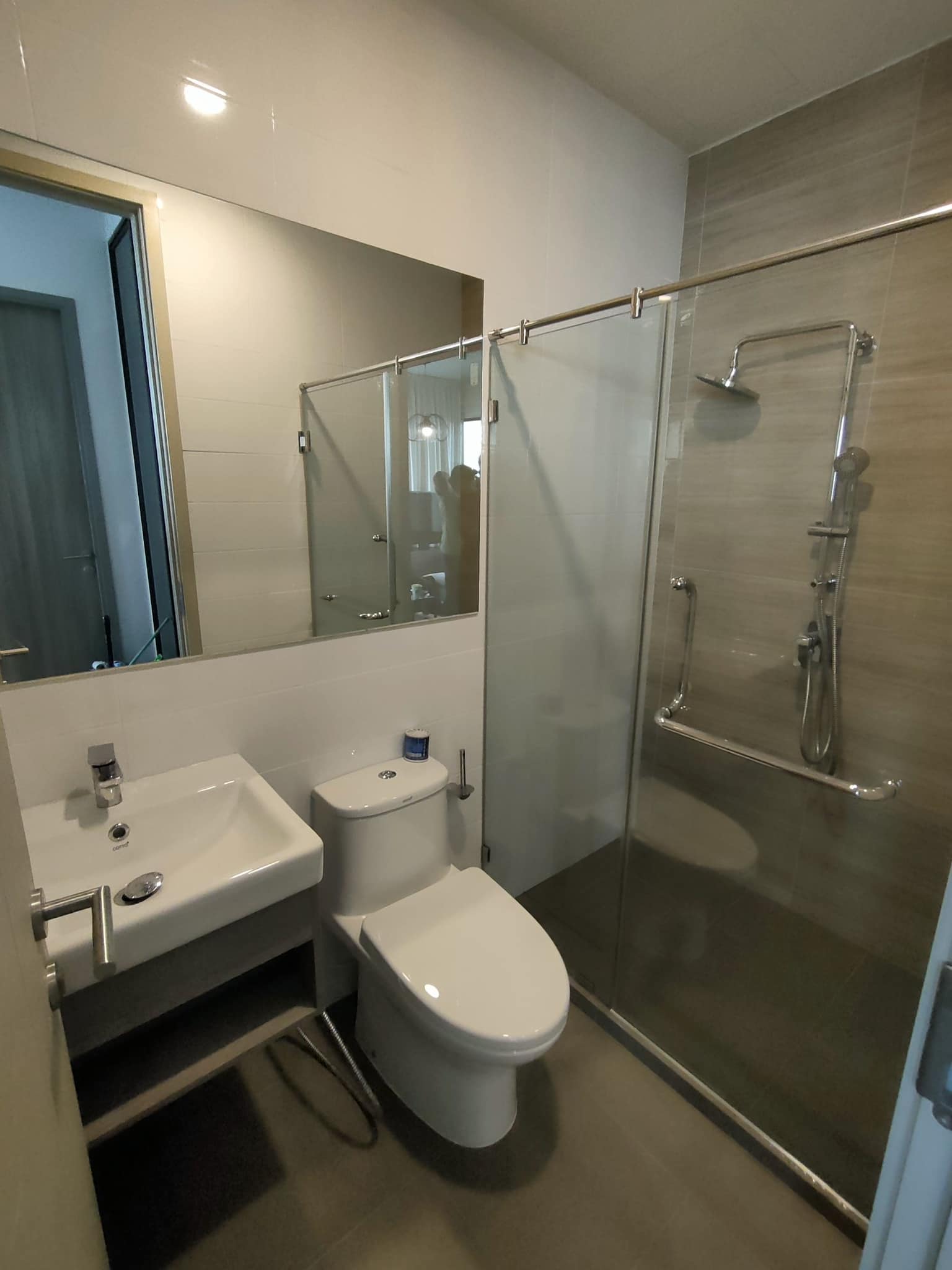 ให้เช่าคอนโด Knightsbridge Prime Ratchayothin (ไนท์บริดจ์ ไพร์ม รัชโยธิน) ห้องใหญ่ ใหม่ มุมสวยวิวสระ