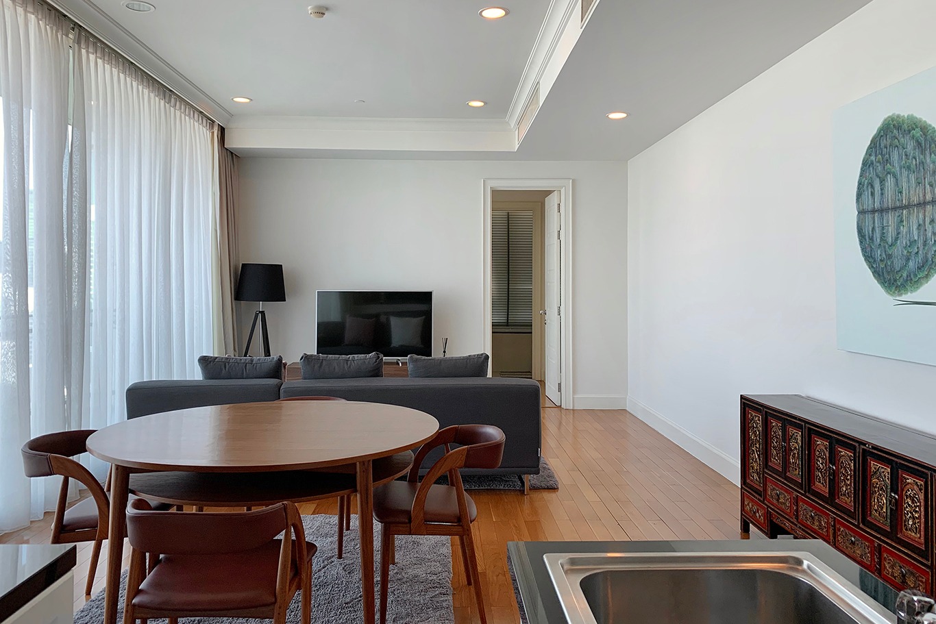 ให้เช่าคอนโด Royce Private Residences (รอย์ช ไพรเวท เรสซิเดนซ์ส) 2 ห้องนอน 2 ห้องน้ำ ขนาด 111.33 ตรม