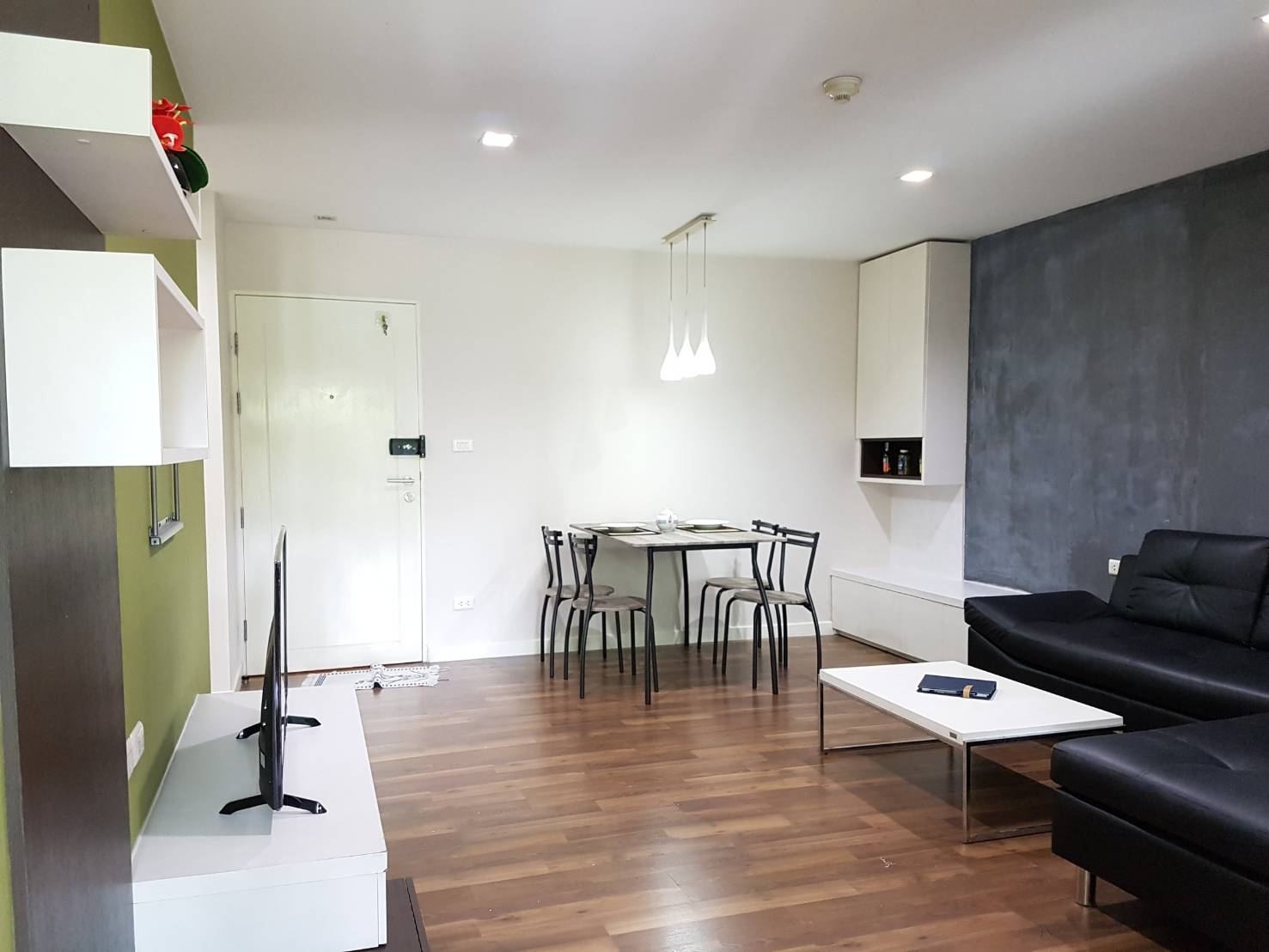 ขายคอนโดThe Room Sukhumvit 79 (เดอะ รูม สุขุมวิท 79) 2 ห้องนอน 1 ห้องน้ำ 1 ห้องนั่งเล่น ระเบียงสองฝั่ง