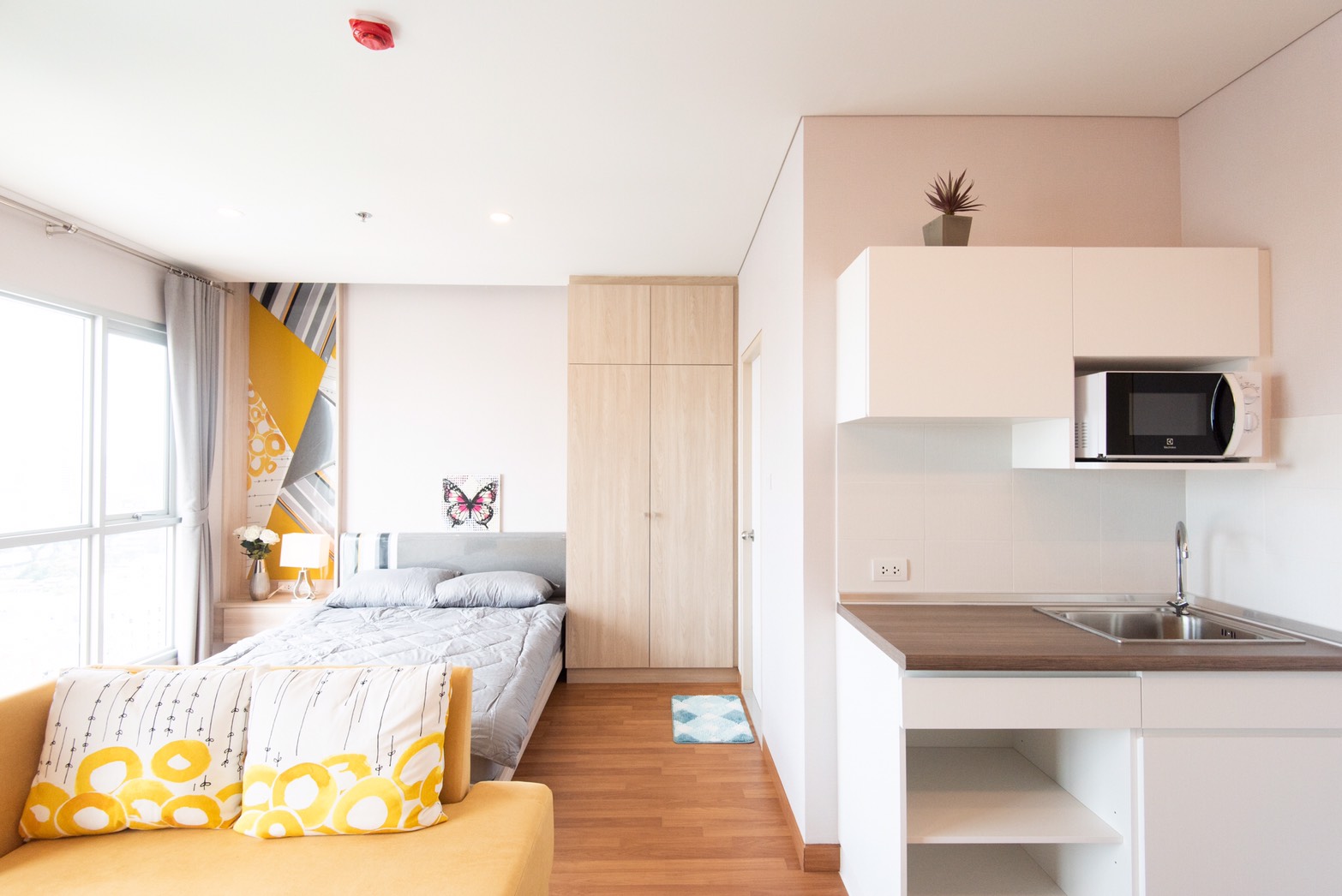 ให้เช่าคอนโดใหม่ Lumpini Park Vibhavadi - Chatuchak (ลุมพินี พาร์ค วิภาวดี-จตุจักร) ห้อง Studio ห้องมุม ชั้นสูง วิวสระ ชั้น 18