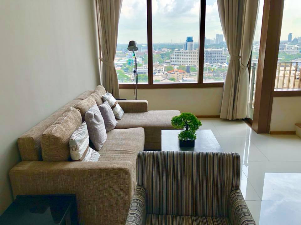 ให้เช่าคอนโด The Emporio Place (ดิ เอ็มโพริโอ เพลส) 1 ห้องนอน 1 ห้องน้ำ ห้องDuplex ขนาด 72.68 ตรม ชั้น18