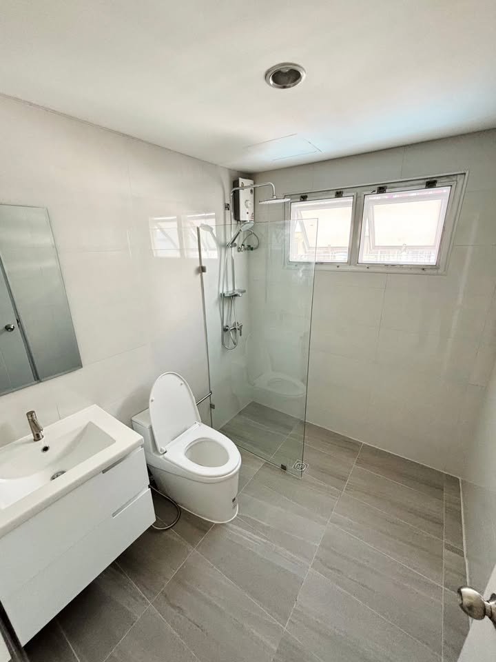 🏡✨ เช่าคอนโด รีโนเวทใหม่ทั้งห้อง‼ ทำเลทองใจกลางสุขุมวิท