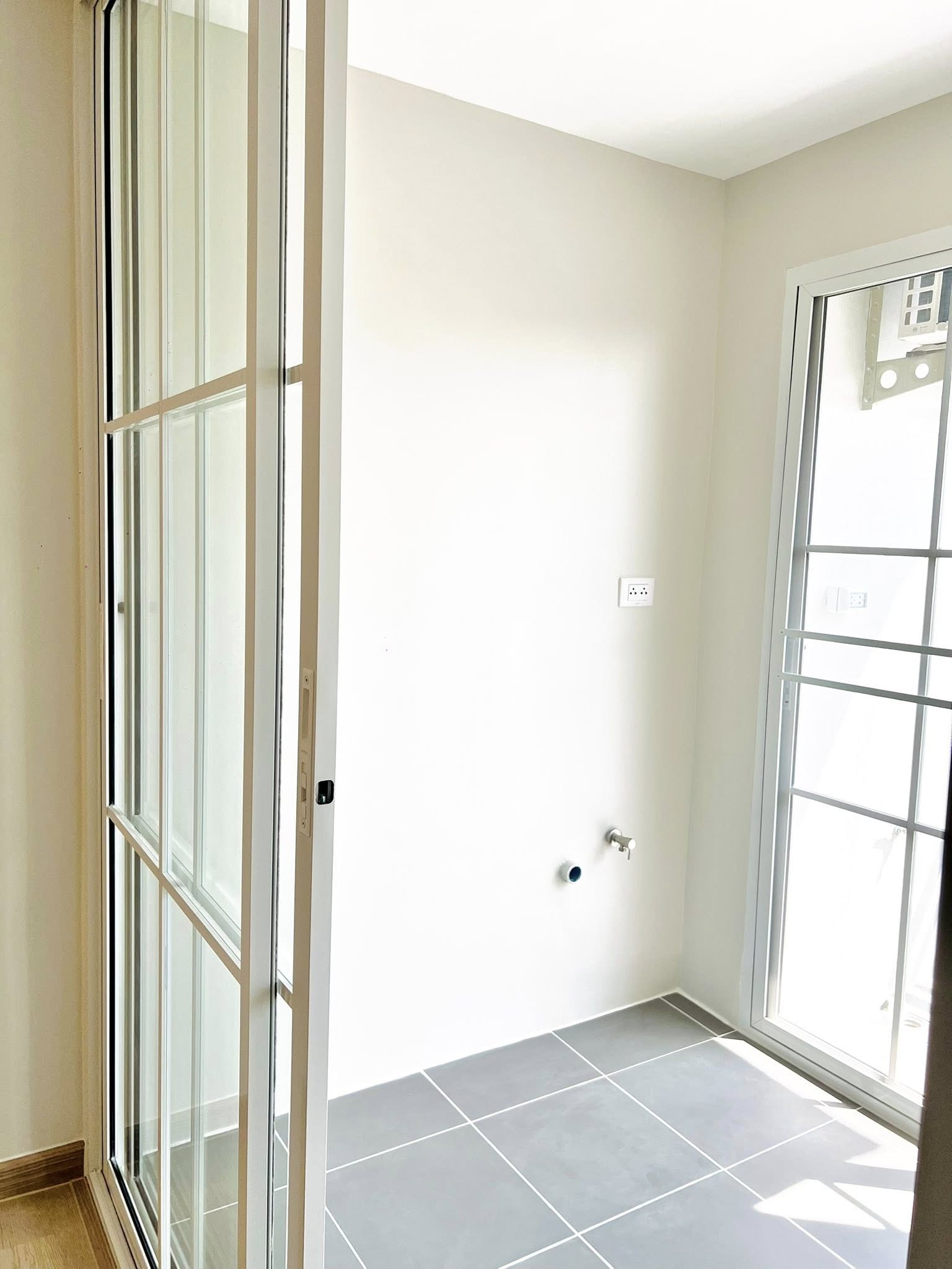 ขายคอนโด อ่อนนุช เพลส / For Sale Onnut Place Condo (English below)