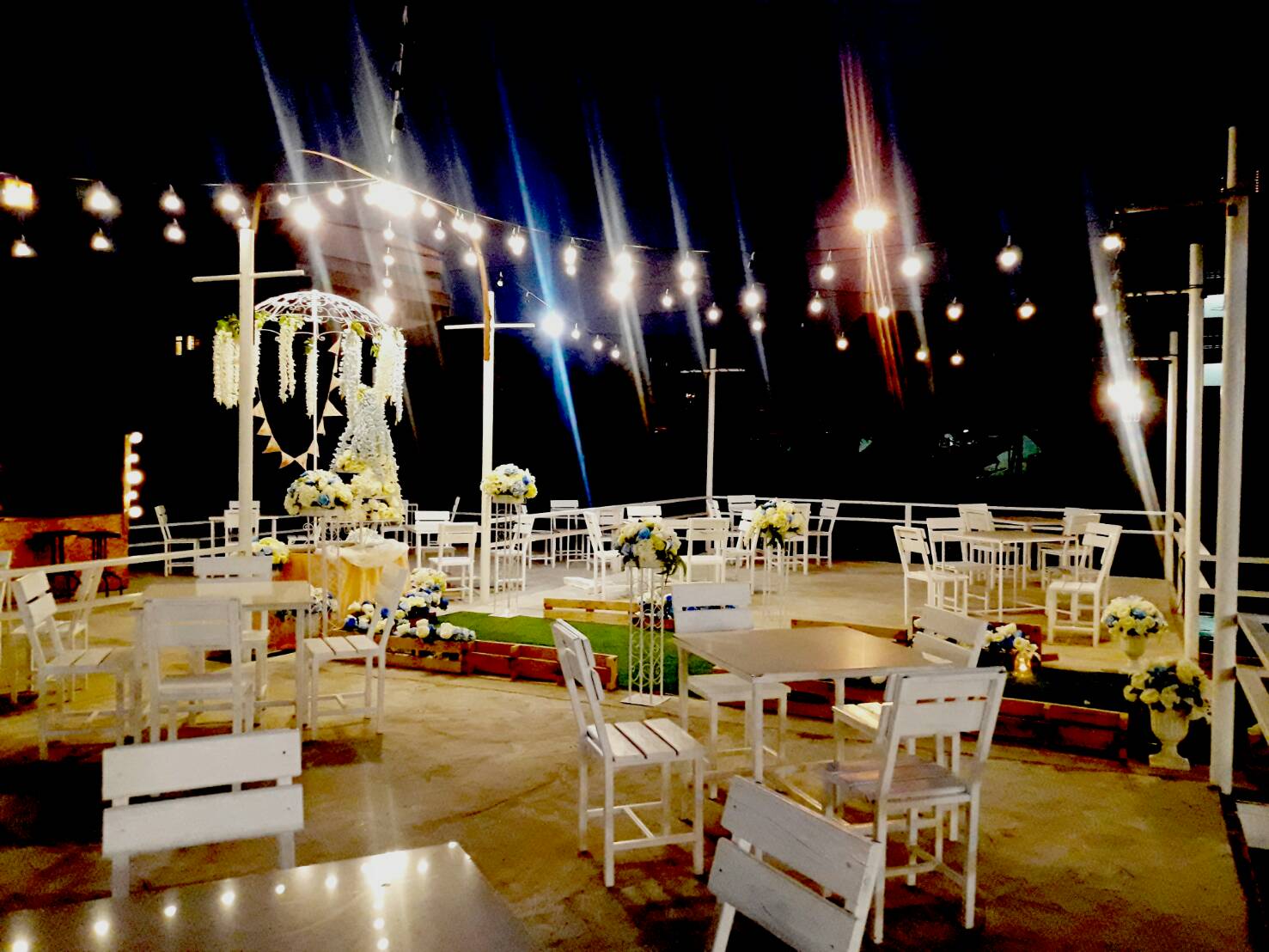 รหัสทรัพย์ 71220 Garden Of Love บริการสถานที่จัดเลี้ยงงานสังสรรค์ในรูปแบบส่วนตัวมีบริการทั้งเรือนแพริมน้ำ