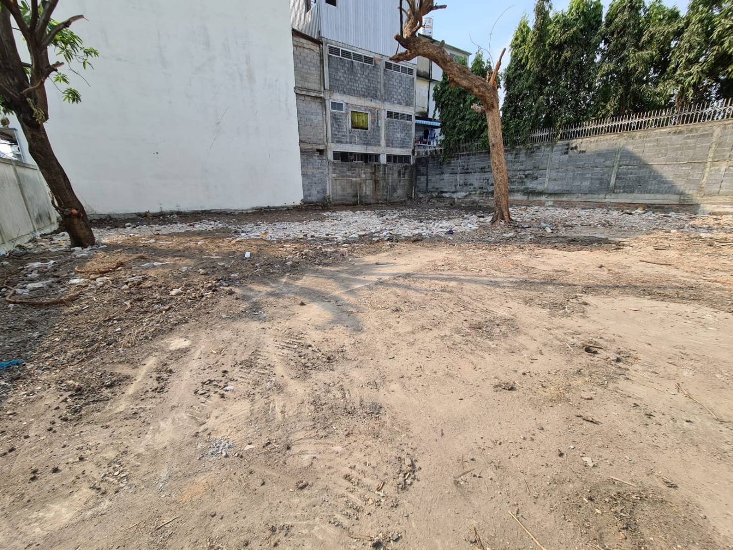 ขาย / เช่า ที่ดินเปล่า ซอย สุขุมวิทซอย 71 ปรีดีพนมยงค์ ซอย 26 (พัฒนเวศม์) ขนาด 331 ตร.วา.