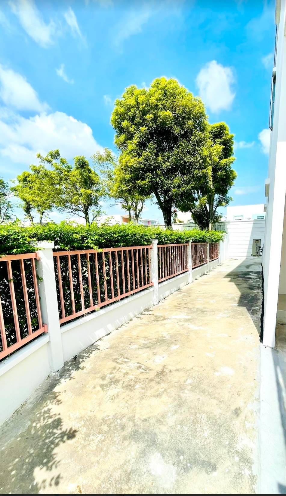 ขาย / ให้เช่าทาวน์โฮม 2 ชั้น โครงการ พลีโน่ วงแหวน-รามอินทรา Pleno Wongwaen-Ramintra 3 ห้องนอน 2 ห้องน้ำ ขนาด 29.9 ตรว