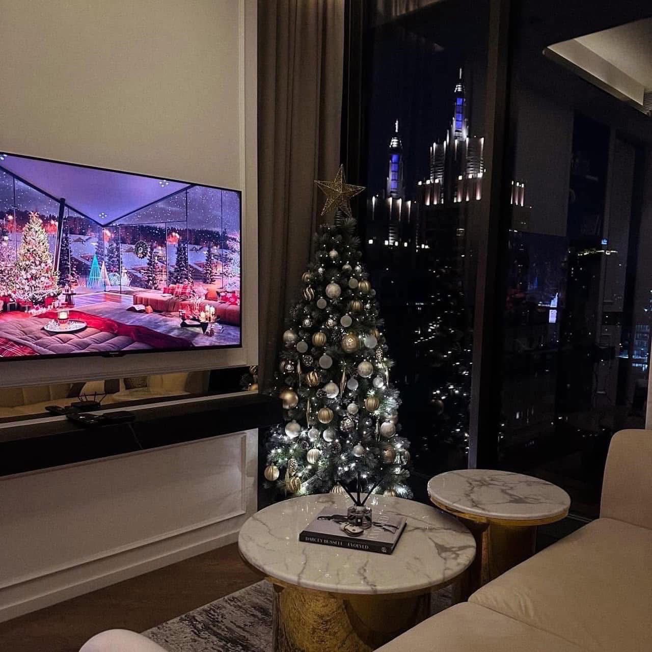 ให้เช่าคอนโด ทเวนตี้เอท ชิดลม / For Rent 28 Chidlom (English below)