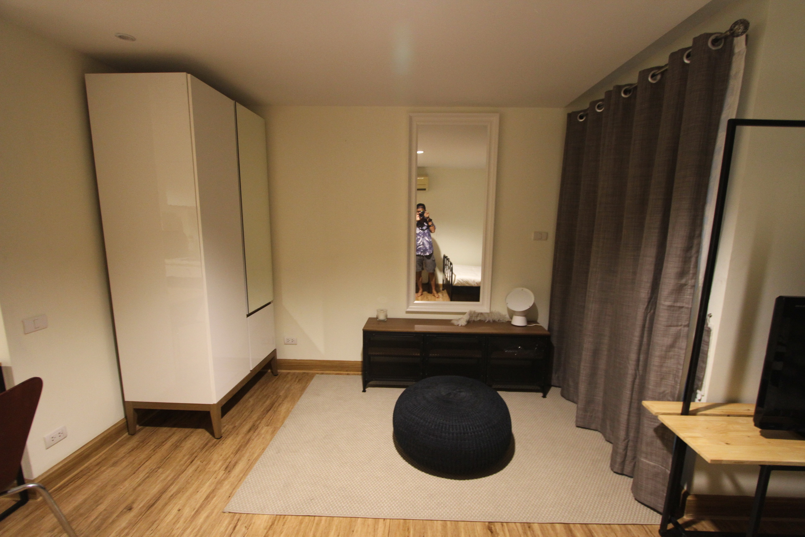 เช่าคอนโด JW Boulevard Srivara (เจ ดับบลิว บูเลอวาร์ด ศรีวรา) 1 ห้องนอน 1 ห้องน้ำ 1 ครัวเปิด