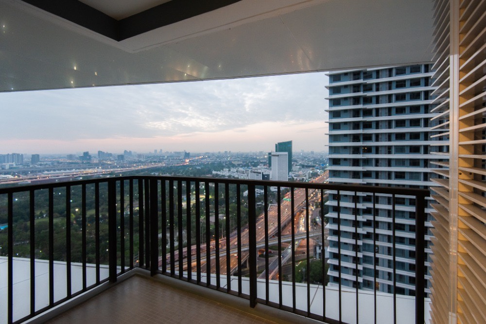 For rent Cheap Rent The Saint Residences Condo 2-Bed High Floor - Unit A-3207, Fl.32 Bldg.A (No.588/302)