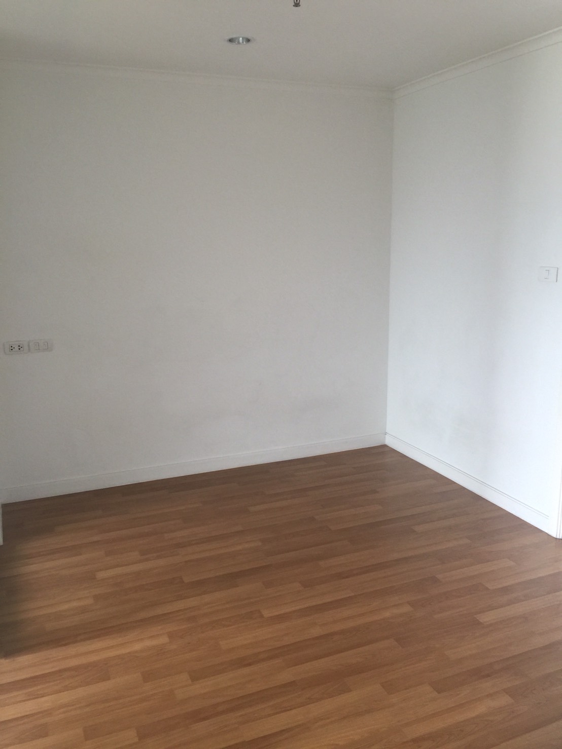 ให้เช่า ลุมพินี เพลส พระราม 4-กล้วยน้ำไท ห้องเปล่า 10,000/เดือน