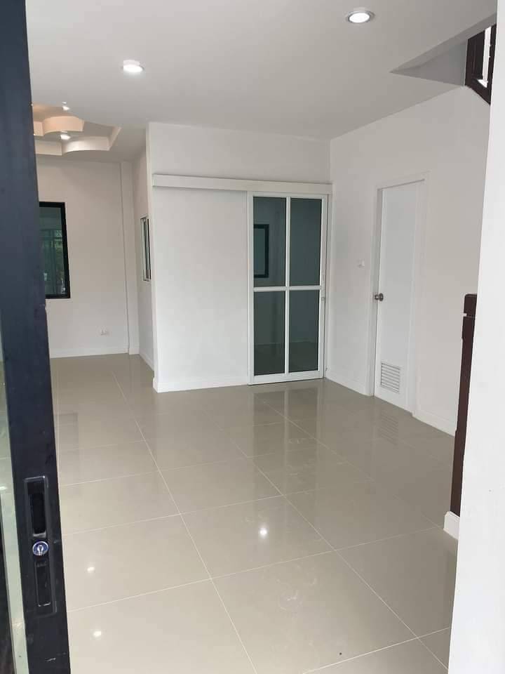 ขายบ้านเดี่ยว 2 ชั้น 56 ตร.วา 3 ห้องนอน 2 ห้องน้ำ โครงการ บ้านฟ้าปิยรมย์ เนสโต้ วงแหวนลำลูกกา-คลอง 6 บ้านหลังที่ 3 นับจากหน้าโครงการ