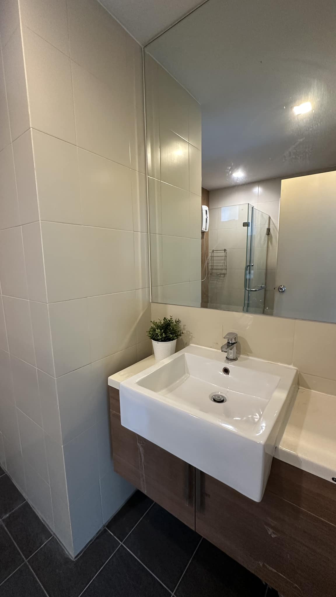 ให้เช่าคอนโด The Privacy Ngamwongwan (เดอะ ไพรเวซี่ งามวงศ์วาน) ติดเดอะมอลล์ งามวงศ์วาน ห้องขนาด 33 ตารางเมตร ชั้น 3 (ห้องมุม) เฟอร์นิเจอร์ครบ