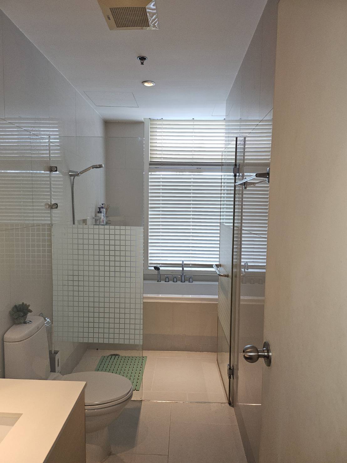 ðĨ āđāļŦāđāđāļāđāļē! āļāļāļāđāļāļĒāļđāļāļīāļāļŦāļēāļĒāļēāļ Villa Rachatewi (āļ§āļīāļĨāļĨāđāļē āļĢāļēāļāđāļāļ§āļĩ) āļŦāđāļāļāļĄāļļāļĄ āļāļąāđāļ 8 āļāļāļēāļ 58 āļāļĢ.āļĄ. āļ§āļīāļ§āļŠāļĢāļ°āļ§āđāļēāļĒāļāđāļģ āļŠāļ āļēāļāļāļĩ āļāļĢāđāļāļĄāļāļĒāļđāđ