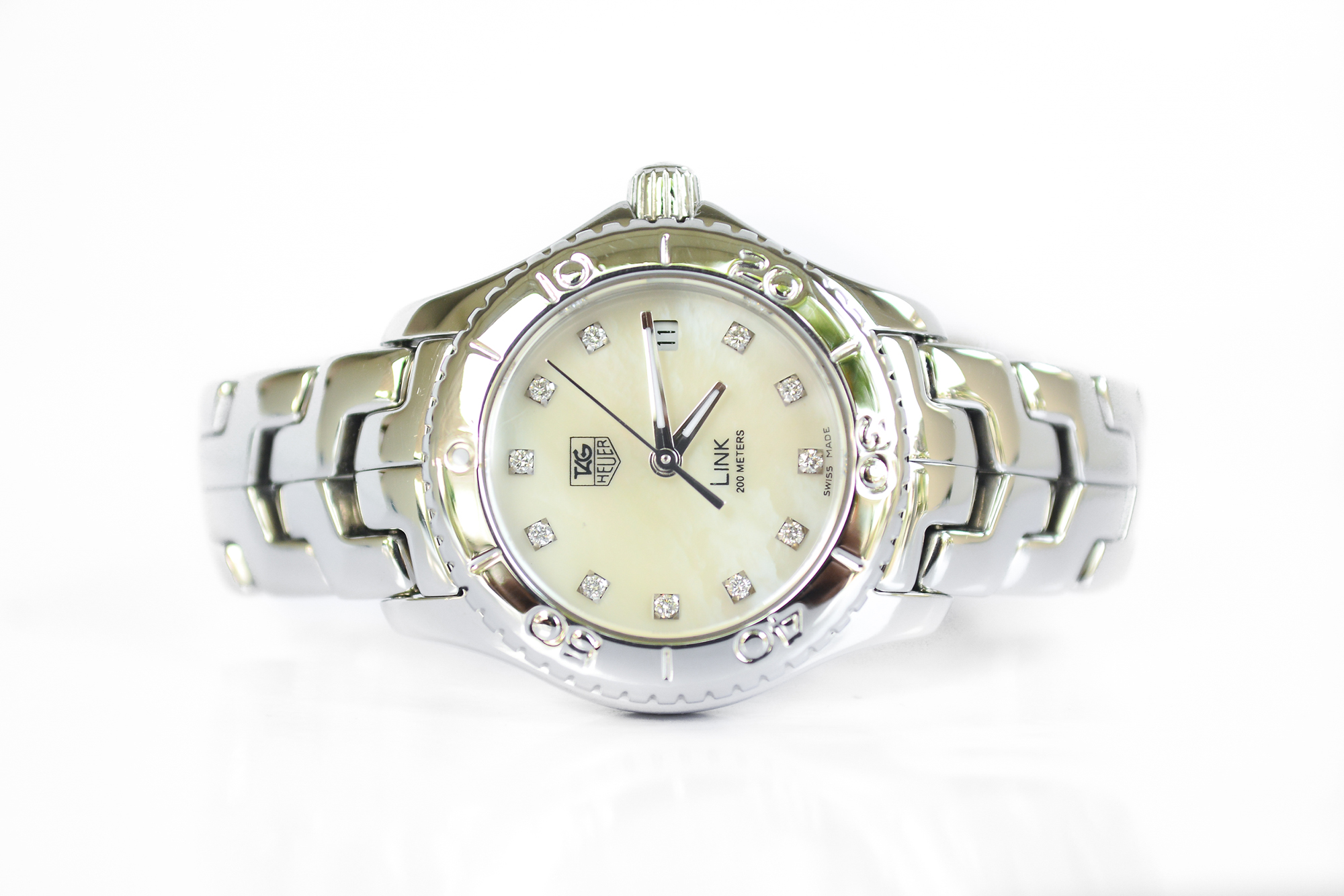 Tag Heuer New Link Lady Size หน้าปัดมุกขาว หลักเพชร (Sold)