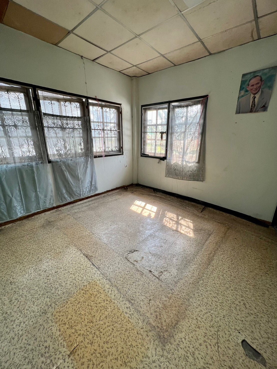 ขายทาวน์เฮ้าส์ 2 ชั้น หมู่บ้าน ราณี 2 ถนน ลาดปลาเค้า 42 (หลังมุม) 2 ห้องนอน 2 ห้องน้ำ ตร.ม. 21 ตร.ว บ้านหันไปทางทิศตะวันตกเฉียงเหนือ