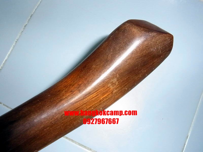 ด้ามขวานไม้มะค่า ยาว59 ซม. ขัดเนียน