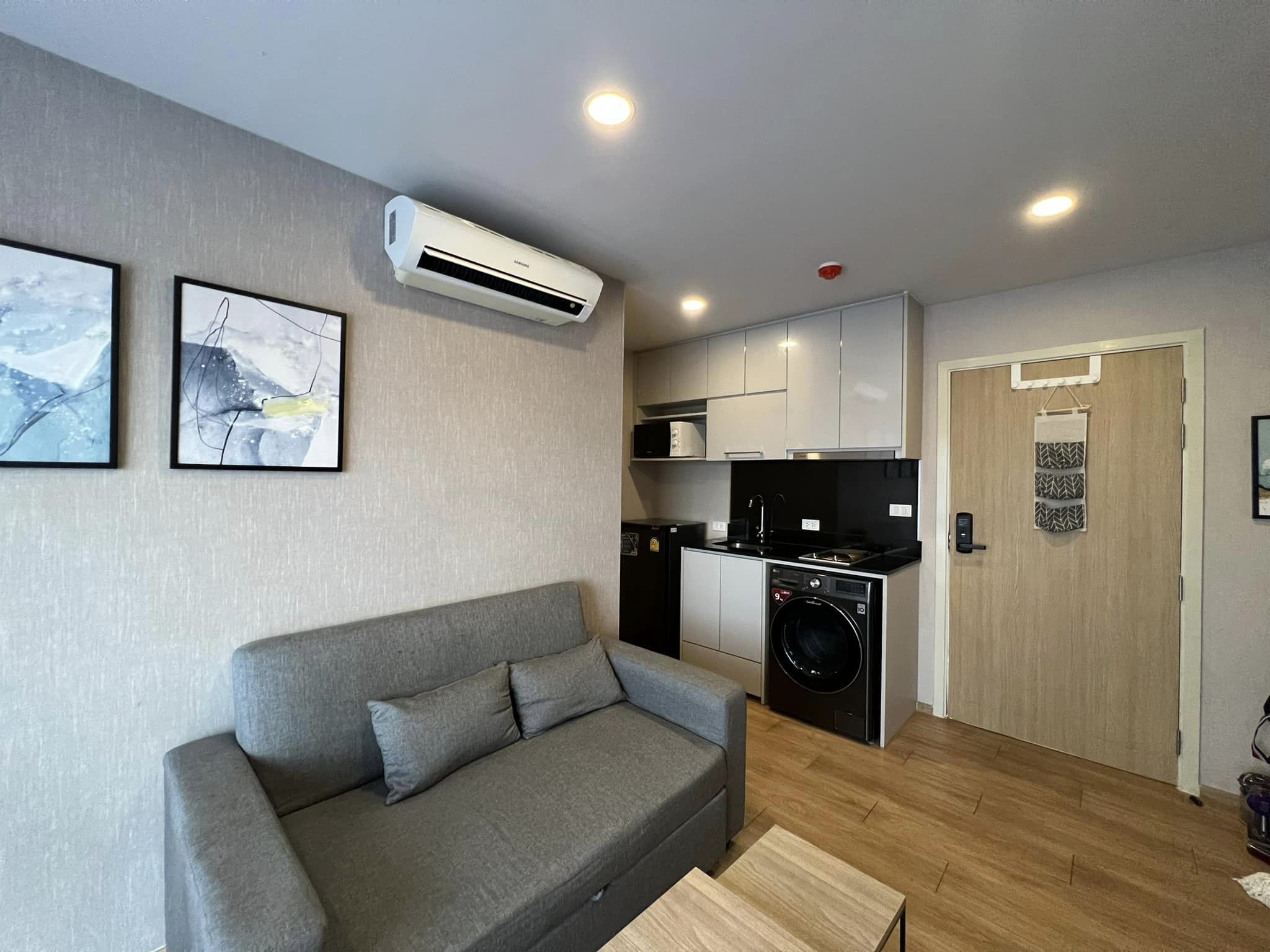 ให้เช่าคอนโด เฟ-ลิค รัชดา 36 (Felic Ratchada 36) ขนาด 30 ตรม. 1 ห้องนอน 1 ห้องรับแขก 1 ห้องน้ำ ชั้น 7 ห้องริม