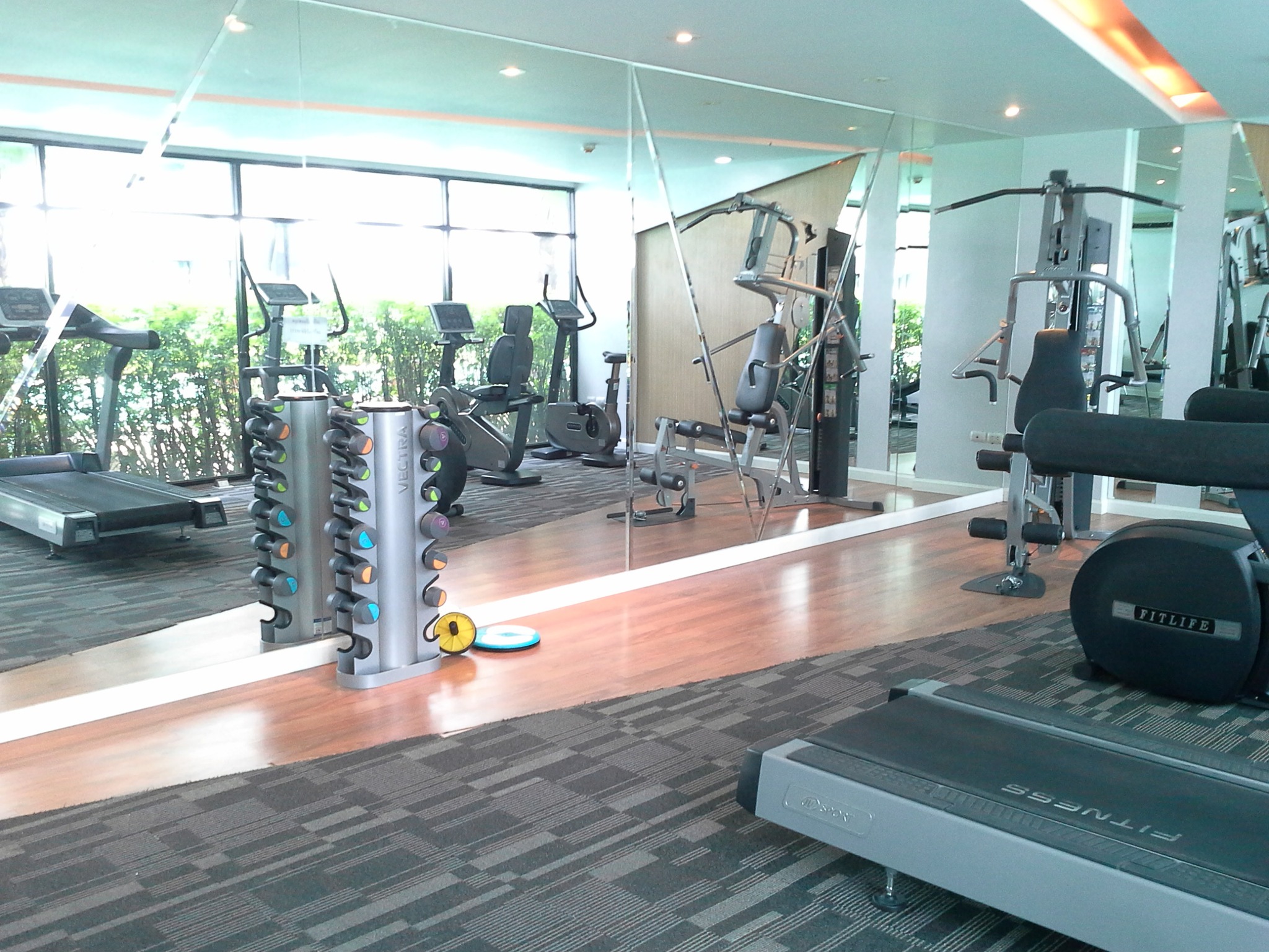 ให้เช่า iCondo Serithai Green Space (ไอคอนโด เสรีไทย กรีนสเปซ) ตั้งอยู่หน้าถนนเสรีไทย ระหว่างเสรีไทย43-45 ห้องทำใหม่เอี่ยม สวยจนหลงรัก