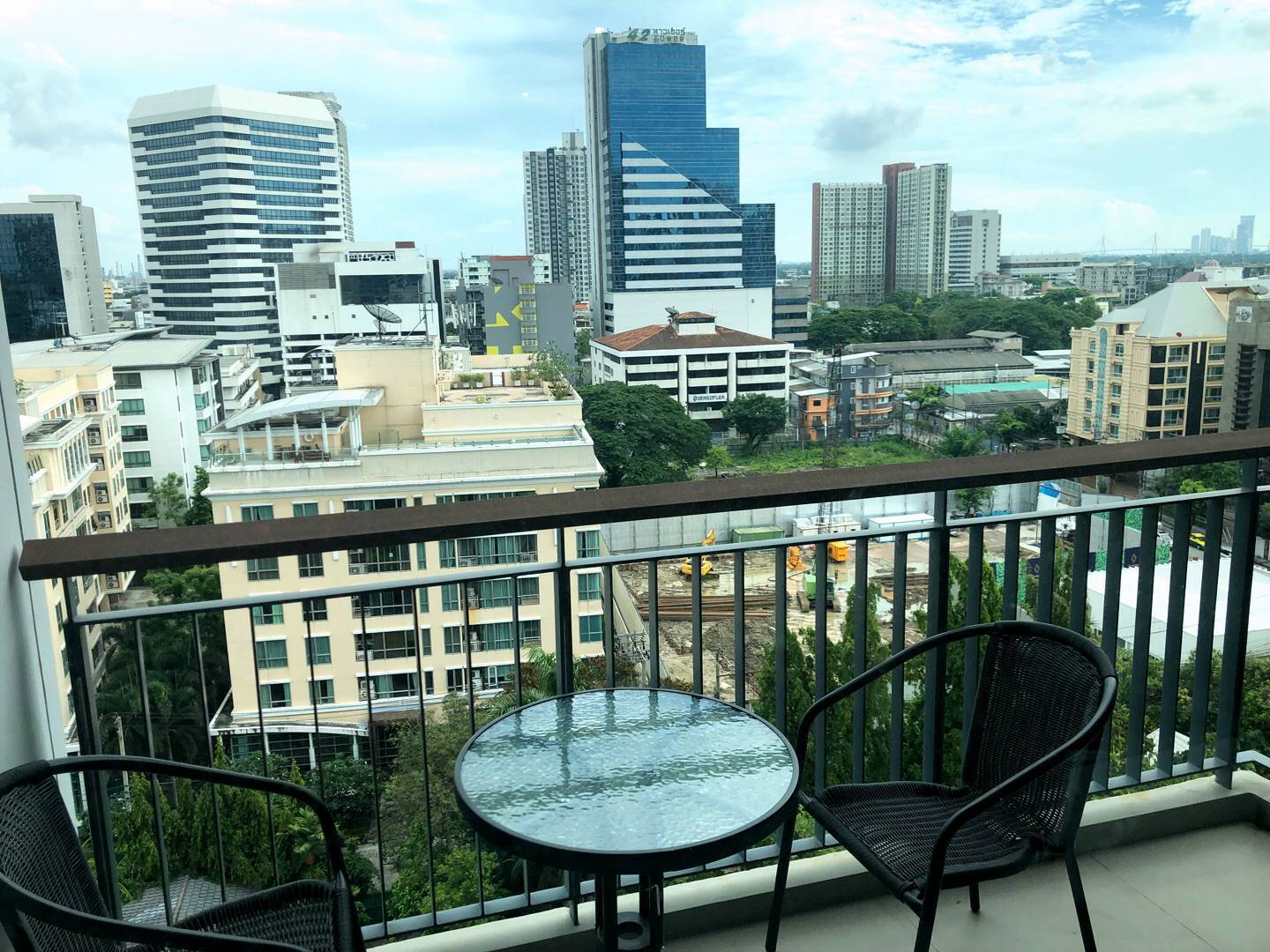ให้เช่าคอนโดRhythm Sukhumvit 42 (ริทึ่ม สุขุมวิท 42) 2 ห้องนอน 2 ห้องน้ำ ขนาด 80 ตรม ชั้น 9 ห้องแต่งครบ