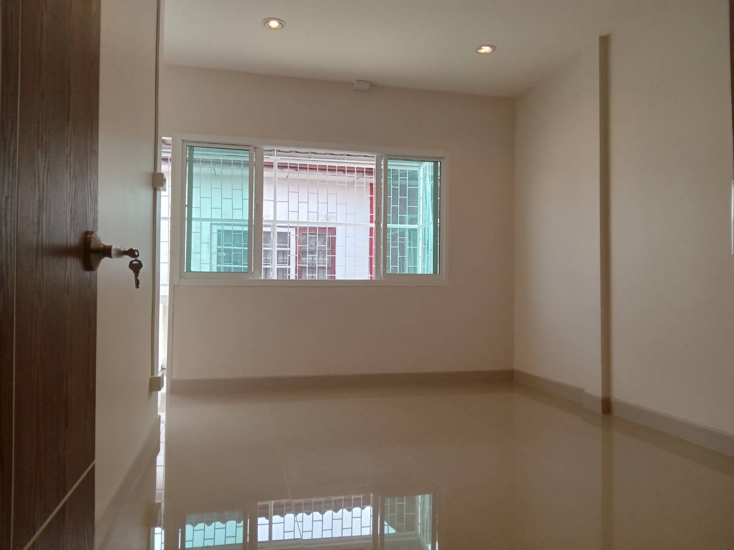 ขายทาวน์เฮ้าส์ 2 ชั้น ปรับปรุงรีโนเวทใหม่ทั้งหลัง หมู่บ้านรินทร์ทอง ลำลูกกา คลอง 2