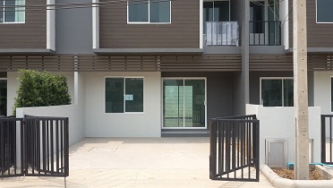 ขาย / ให้เช่าทาวน์เฮ้าส์ 2 ชั้น โครงการ หมู่บ้าน อารียา-ไทรน้อย ราคาถูกมาก (8,500 บาท / เดือน) ให้เช่าบ้านทาว์โฮม ที่จอดรถ 2 คัน ที่ ม.อารียา ไทรน้อย