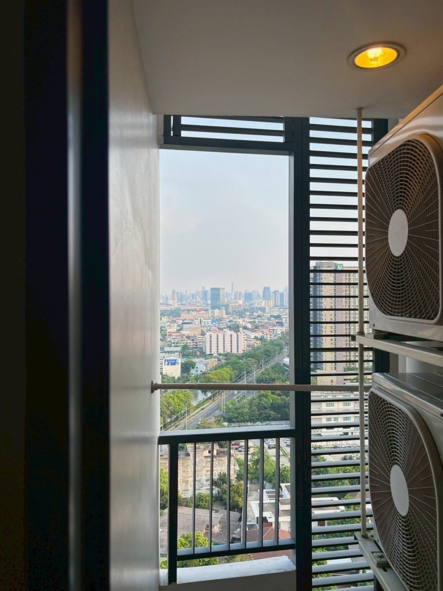 🔥 โปรลดแรง เหลือเพียง 16,000 บาท/เดือนเท่านั้น!!! ภาพถ่ายจากห้องจริง สภาพห้องตามรูป คอนโด เมโทรสกาย ประชาชื่น (Metro Sky Prachachuen)