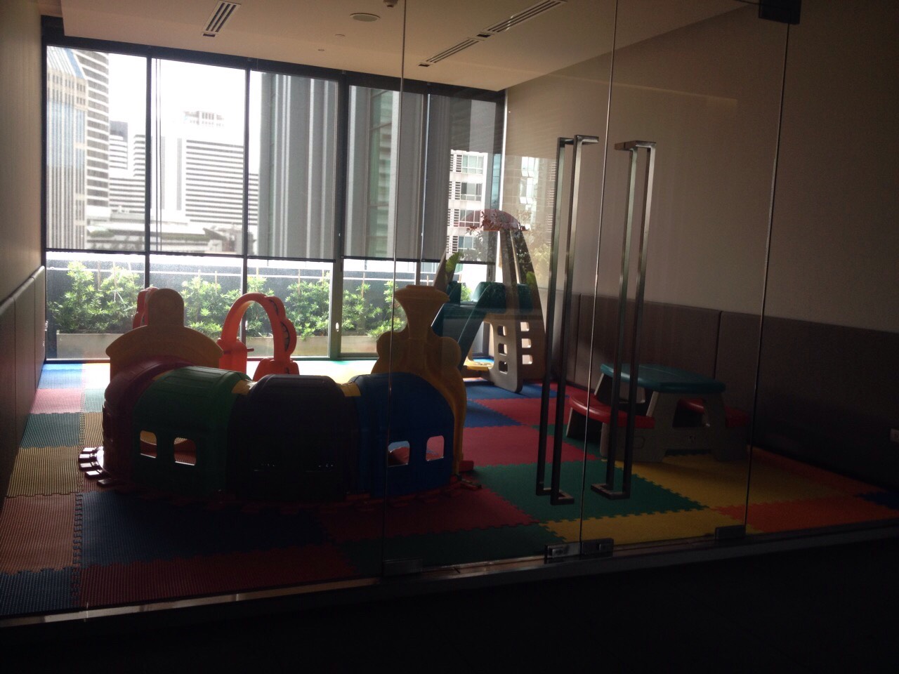 ให้เช่าคอนโด ไฮด์ สุขุมวิท 13, Hyde Sukhumvit 13 ห้อง 1 ห้องนอน 1 ห้องน้ำ พื้นที่ 47 ตร.ม ชั้น 14 วิวนานา ราคา 30,000 บาทต่อเดือน